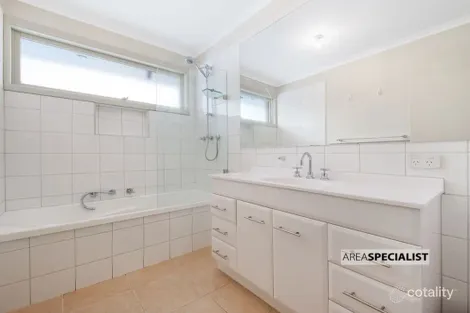 Property photo of 12 Farrer Close Cranbourne VIC 3977