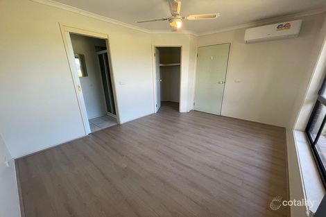 Property photo of 36 McIntyre Avenue Roxburgh Park VIC 3064