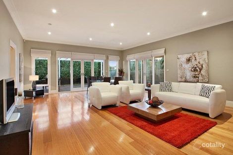 Property photo of 582 Centre Road Bentleigh VIC 3204