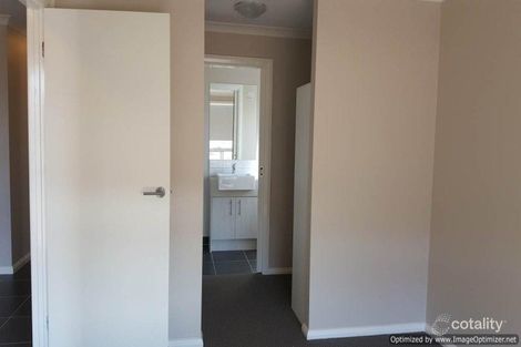 Property photo of 2 Clement Way Melton South VIC 3338