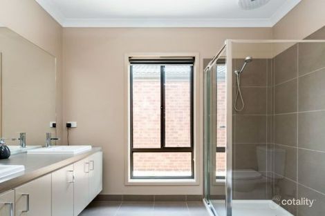 Property photo of 18 Cortula Road Cranbourne East VIC 3977