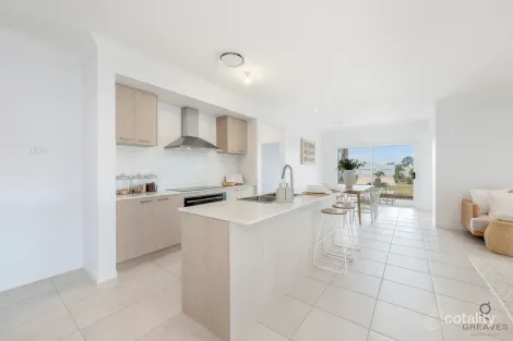 Property photo of 5 Golf View Drive Coral Cove QLD 4670