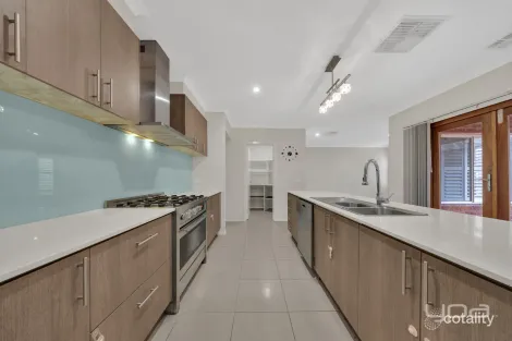 Property photo of 15 Atkinson Close Point Cook VIC 3030
