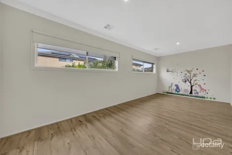 Property photo of 15 Atkinson Close Point Cook VIC 3030