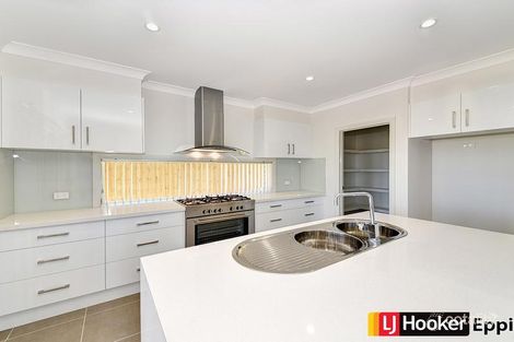 Property photo of 26 Oakhill Crescent Colebee NSW 2761