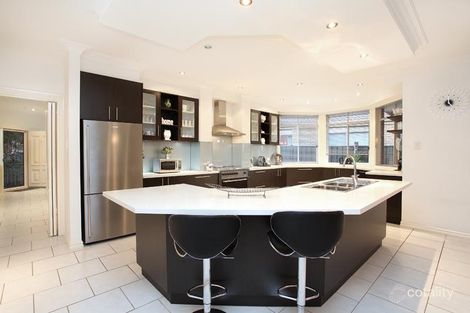 16 Bimbadeen St, Burnside, VIC 3023