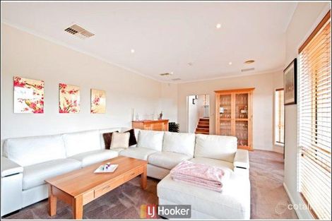 Property photo of 27 Whatmore Court Nicholls ACT 2913