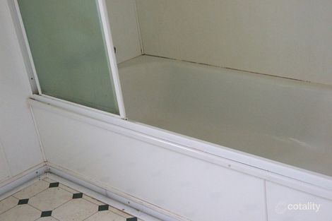 18 Edward St, Tambo, QLD 4478