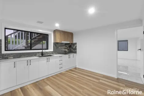 Property photo of 21 Westgate Avenue Springwood QLD 4127