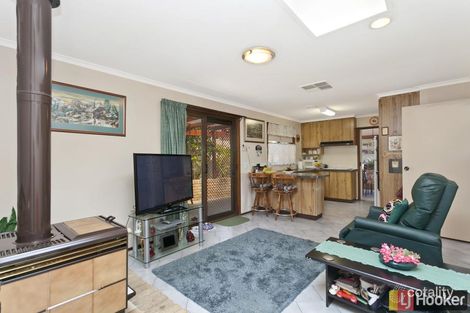 Property photo of 7 Fitzgibbon Place Karabar NSW 2620