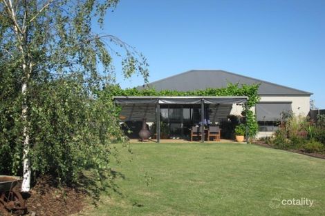 19 Bluff Ct, Eastwood, VIC 3875