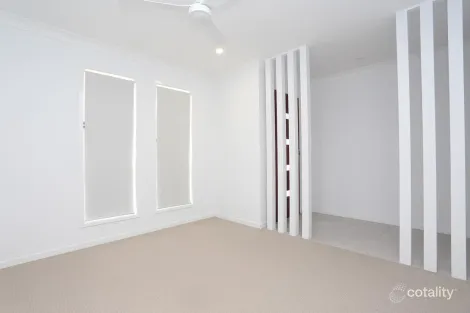 Property photo of 6 Mackellar Way Walloon QLD 4306