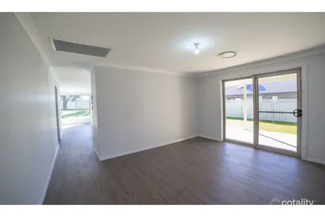 Property photo of 30 Apsley Crescent Dubbo NSW 2830