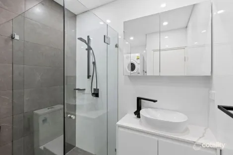 Property photo of 2/72 Old Pittwater Road Brookvale NSW 2100