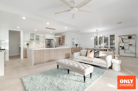 Property photo of 18 Bronson Circuit Cranbourne North VIC 3977