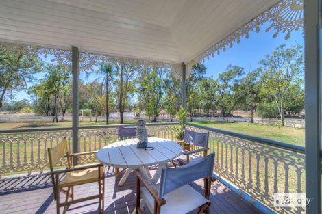 Property photo of 4 Windsor Place Miles QLD 4415