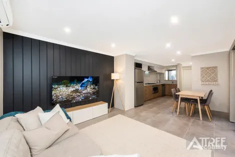 Property photo of 85 Wintergreen Crescent Treeby WA 6164