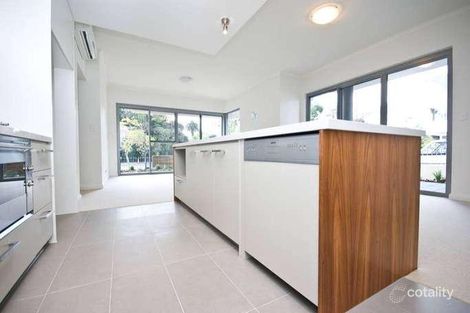 1/2 Bremer Prom, East Perth, WA 6004