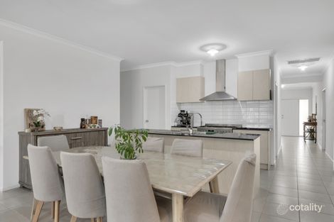 Property photo of 19 Primrose Crescent Mickleham VIC 3064