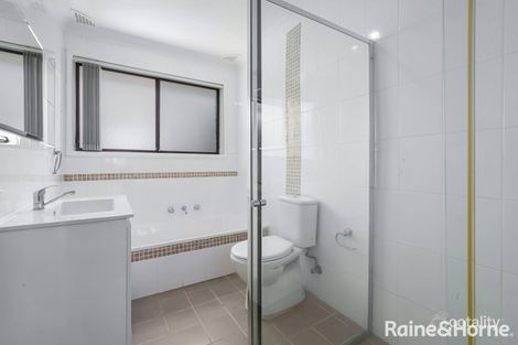 Property photo of 13/6 Jacquinot Place Glenfield NSW 2167