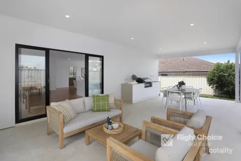 Property photo of 11 Hicks Terrace Shell Cove NSW 2529