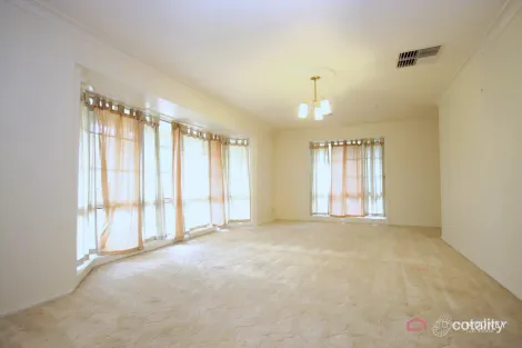 Property photo of 24 Corella Place Estella NSW 2650