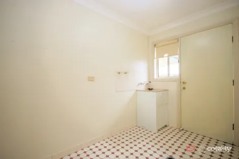 Property photo of 24 Corella Place Estella NSW 2650