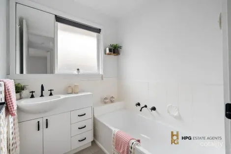 Property photo of 22 Tadstan Drive Tullamarine VIC 3043