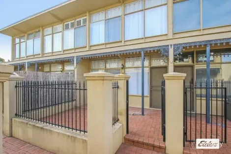 2/750 Macauley St, Albury, NSW 2640