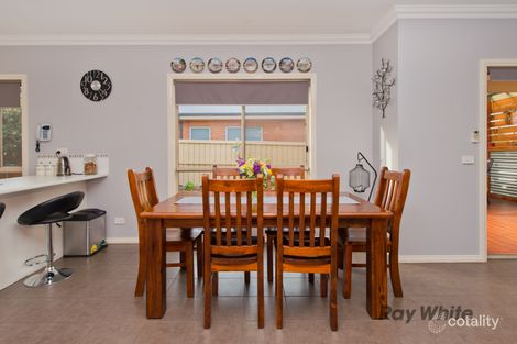 Property photo of 17 Desert Gum Way Brookfield VIC 3338
