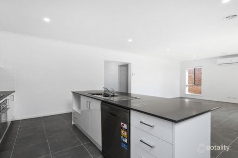 Property photo of 7 Sugarcane Street Mickleham VIC 3064