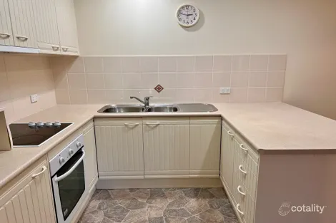 Property photo of 11/23-25 Granite Street Stanthorpe QLD 4380