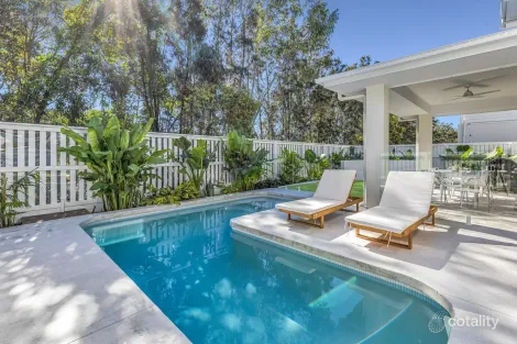 18 Suncove Ct, Burleigh Heads, QLD 4220