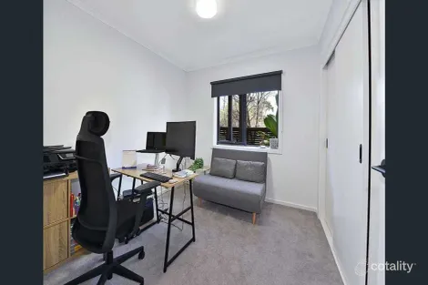 Property photo of 52 Quarry Circuit Coburg VIC 3058