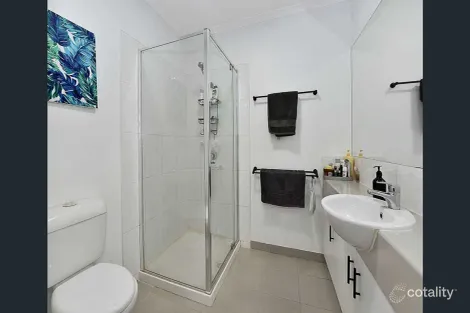 Property photo of 52 Quarry Circuit Coburg VIC 3058