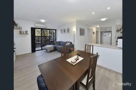 Property photo of 52 Quarry Circuit Coburg VIC 3058