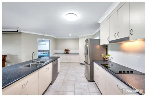 Property photo of 8 Gee Place Gracemere QLD 4702