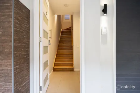Property photo of 2/47 Macaulay Street Coorparoo QLD 4151