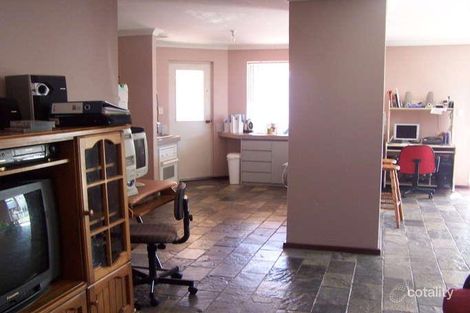 Property photo of 95 Coronata Drive Warnbro WA 6169