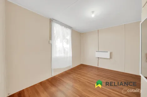 Property photo of 8 Centre Avenue Werribee VIC 3030