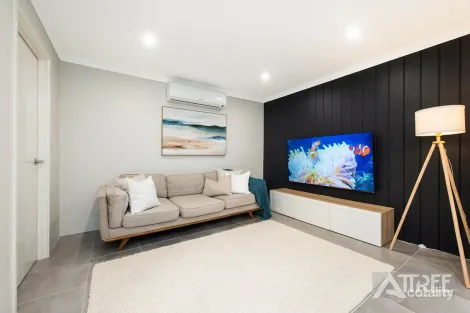Property photo of 85 Wintergreen Crescent Treeby WA 6164