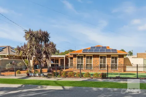 40 Whitley Cres, Craigieburn, VIC 3064