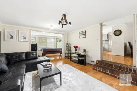 Property photo of 40 Whitley Crescent Craigieburn VIC 3064