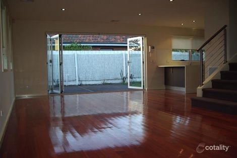 2b Young St, Oakleigh, VIC 3166