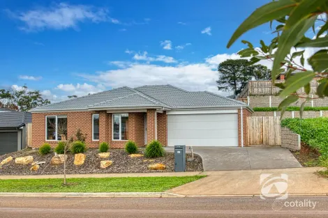 28 Illawarra Bvd, Drouin, VIC 3818