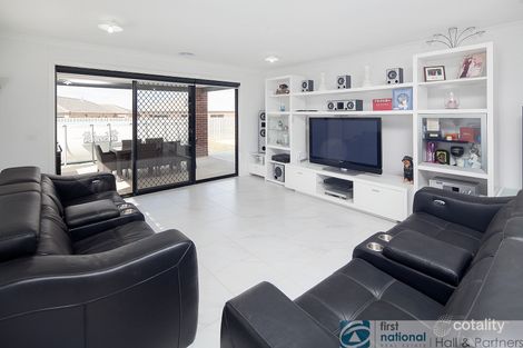 Property photo of 28 Holly Drive Wallan VIC 3756