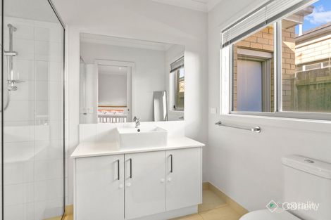 Property photo of 2 Denistoun Crescent Cranbourne VIC 3977