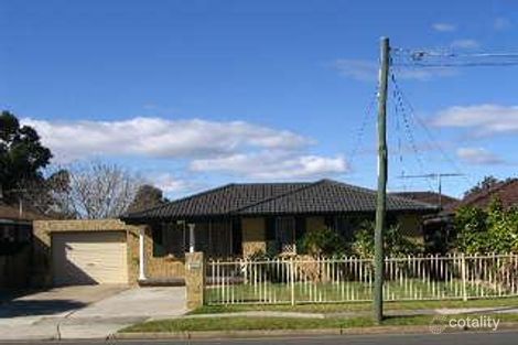 102 Humphries Rd, St Johns Park, NSW 2176