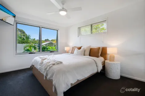 Property photo of 1 David Court Miami QLD 4220