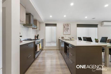 Property photo of 72 Wimbledon Boulevard Strathtulloh VIC 3338